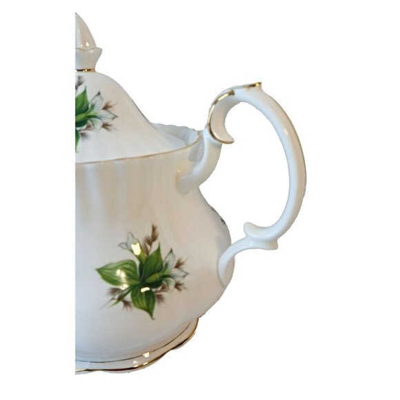 Vintage Royal Albert Teapot Tea Pot Trillium Cottage Core - Picture 5 of 10